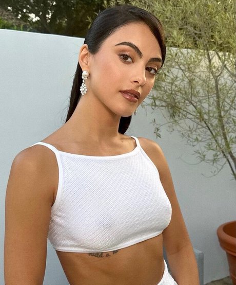 camila-mendes