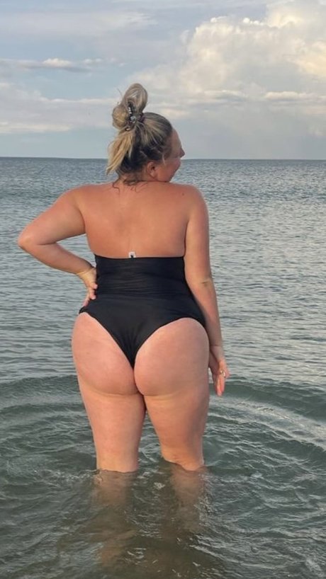 emma-burzynski-thicc-huge-tits-young-blonde