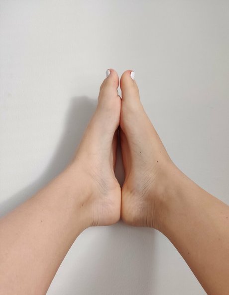 feet-amana